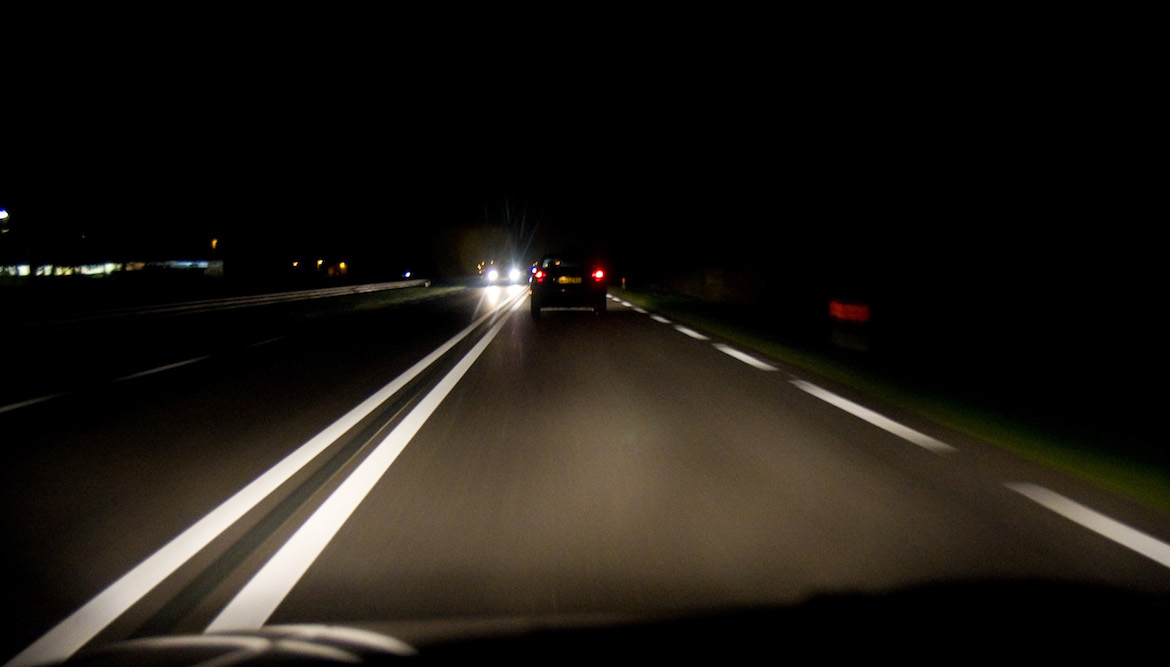 10 Consejos para prevenir accidentes de tráfico de noche